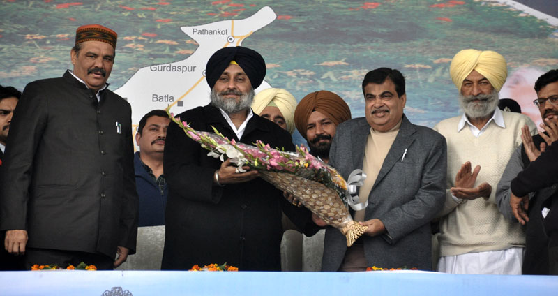 Gadkari announces Rs. 18000 crore road projects for Punjab