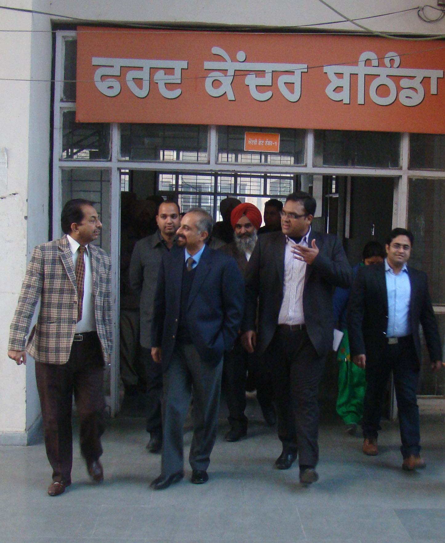 FCR Karan Avtar Singh conducts surprise checking of Tehsil, Fard Kendra