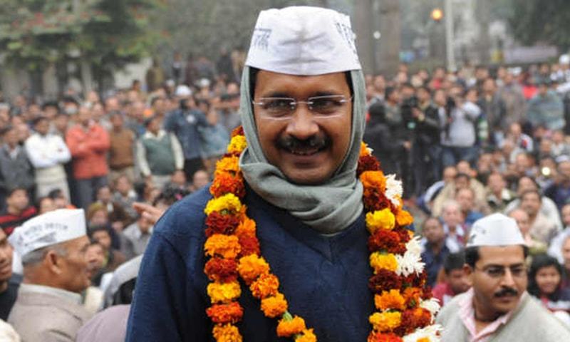 Kejriwal takes oath, promises to act against graft
