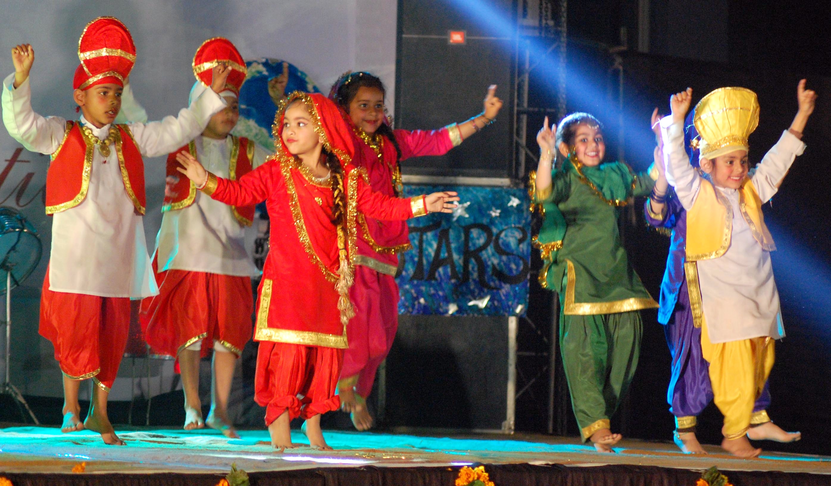 Annual Day celebrated at Anee’s School with enthusiasm