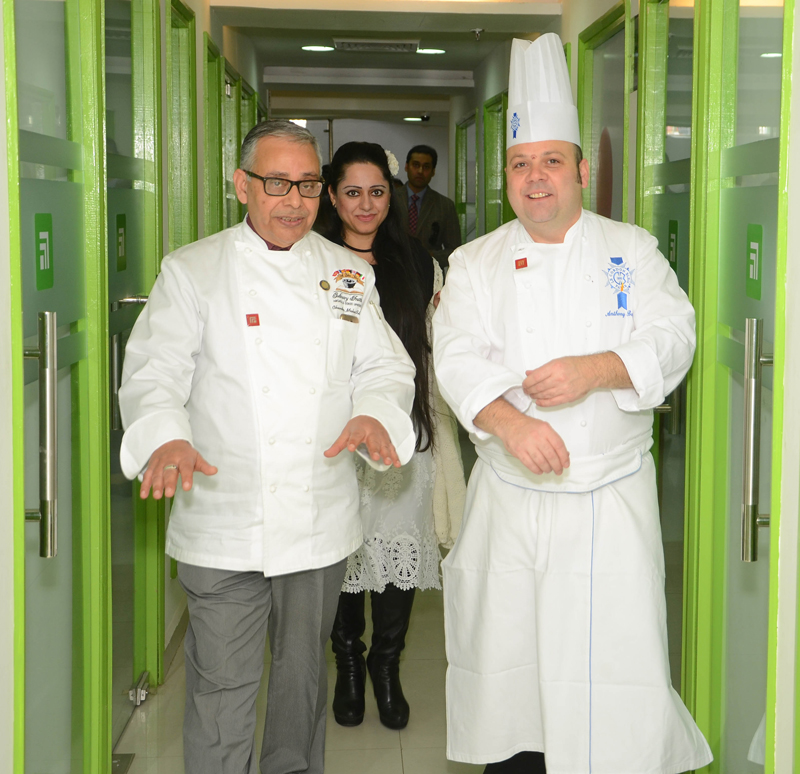 Chitkara University hosts “Culinary Art Demonstrations” by Cuisine Master Chef Anthony Boyd
