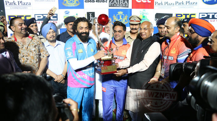 Mumbai Heroes became Celebrity Cricket League 2015 champions