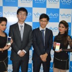 (L-R)-Mr.-Jerome-Li-GM-Vivo-Punjab-&-Mr-Evan-Kung-Executive-assistant-to-GM-during-the-launch-of--Vivo-X5max-World's-slimmest-phone