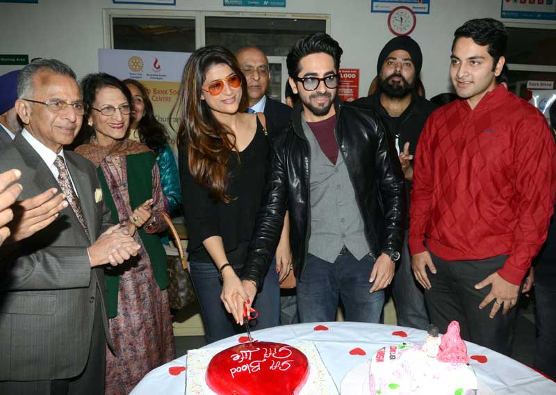 Ayushmaan Khurrana Gifts Life at the Rotary & Blood Bank Society Resource Centre