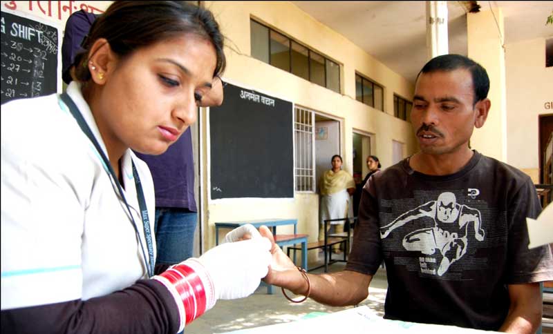 300 Phulkari workers attend Free Health Camp at Jagatpura