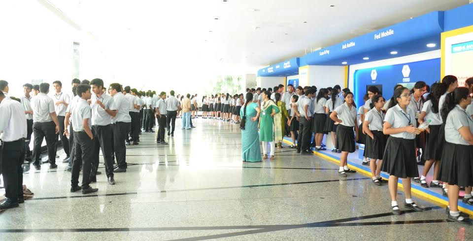 Federal Bank’s e-lounge exhibition attracts thousands of students