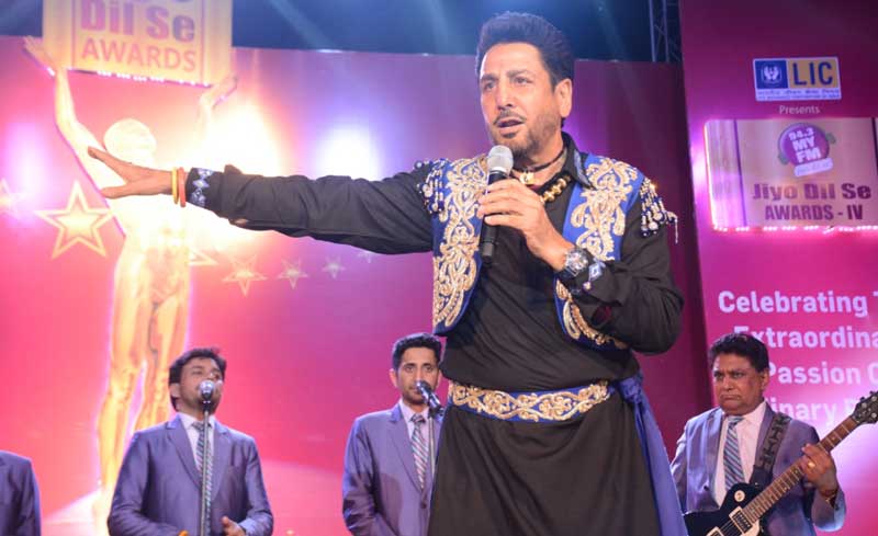 MY FM awarded the winners of Jiyo Dil Se Awards Season IV