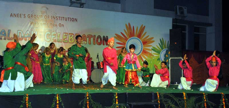 Anee’s School presented Mesmerizing performances on Annual Day