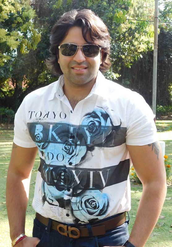 Debut star Yuvraj S Singh & Director Rajiv Chaudhary of Beiiman Love in City