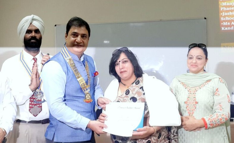 Neetu Dandi Principal St. Paul’s School Received Nation Builder Award