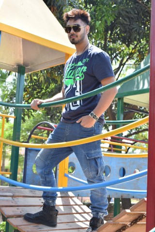 Karan Sehmbhi reached Chandigarh for promoting his Latest song Bombshell