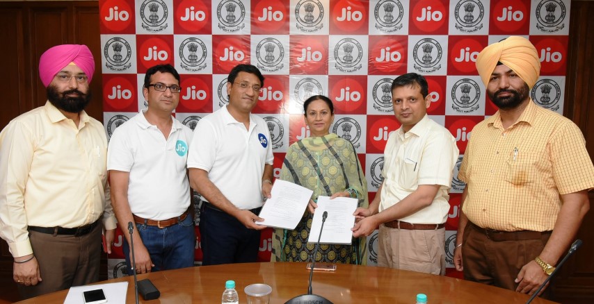 Govt Colleges of Punjab to get Free Wi-Fi & Internet facility: Aruna Chaudhary