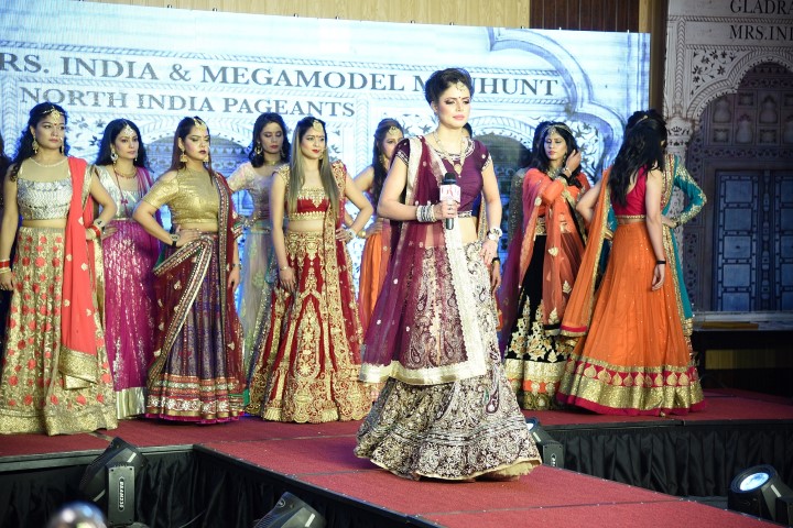 Manisha Kaul wins Gladrags Mrs India North