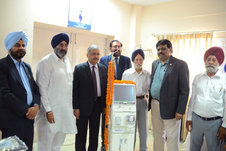 Bank of India donated Dialysis Machine to Shri Guru Granth Sahib Sewa Society