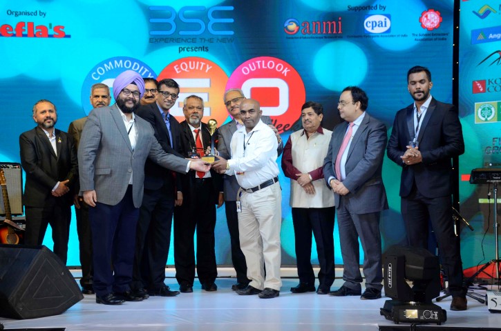 Team NBHC receives ‘Commodity Logistics Award’ at The Commodity Equity Outlook Weekend 2017 (Small)