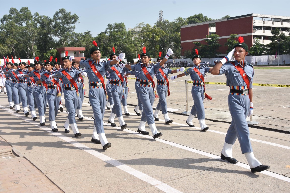 City Air wing NCC cadets awarded with “Best marching Contingent Trophy”