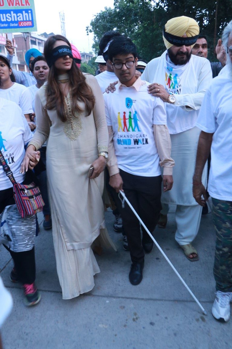 More than 500 persons experience life without vision at Blind Walk