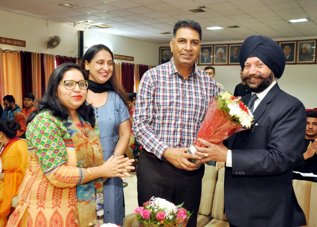 Youth enlightenment day celebrated at DAV College