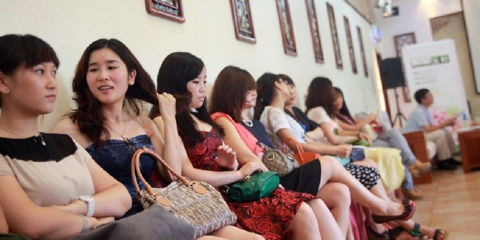 10 strangest habits of women