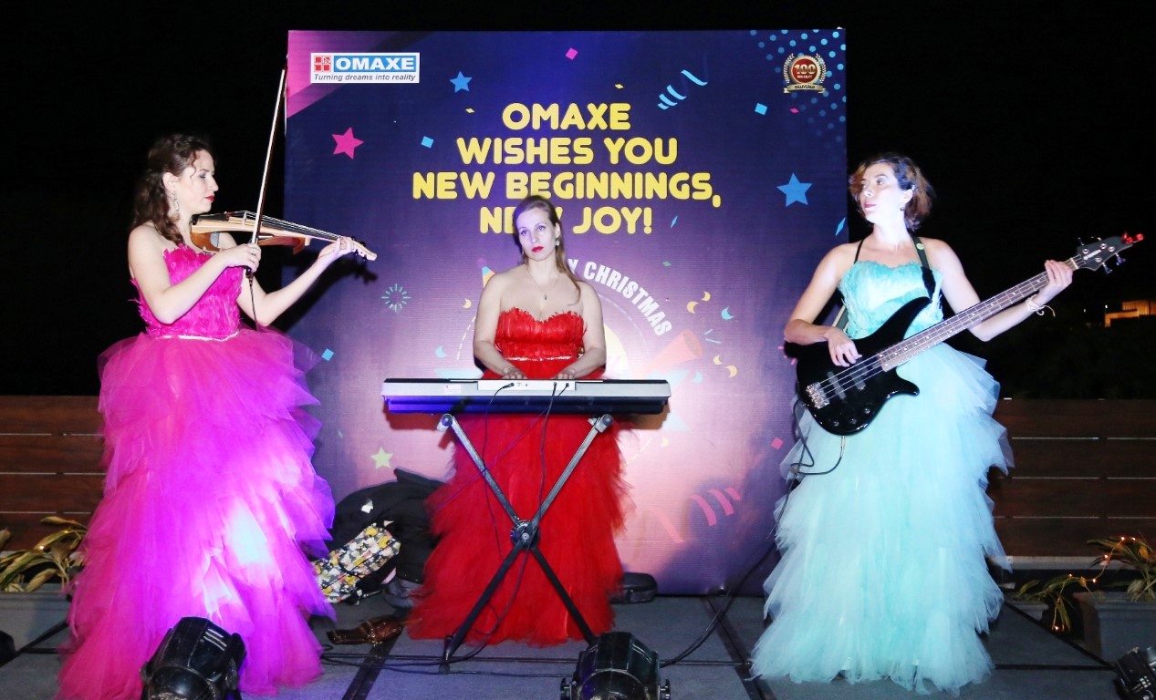 New Year Celebrations Enthrall Thousands at Omaxe New Chandigarh