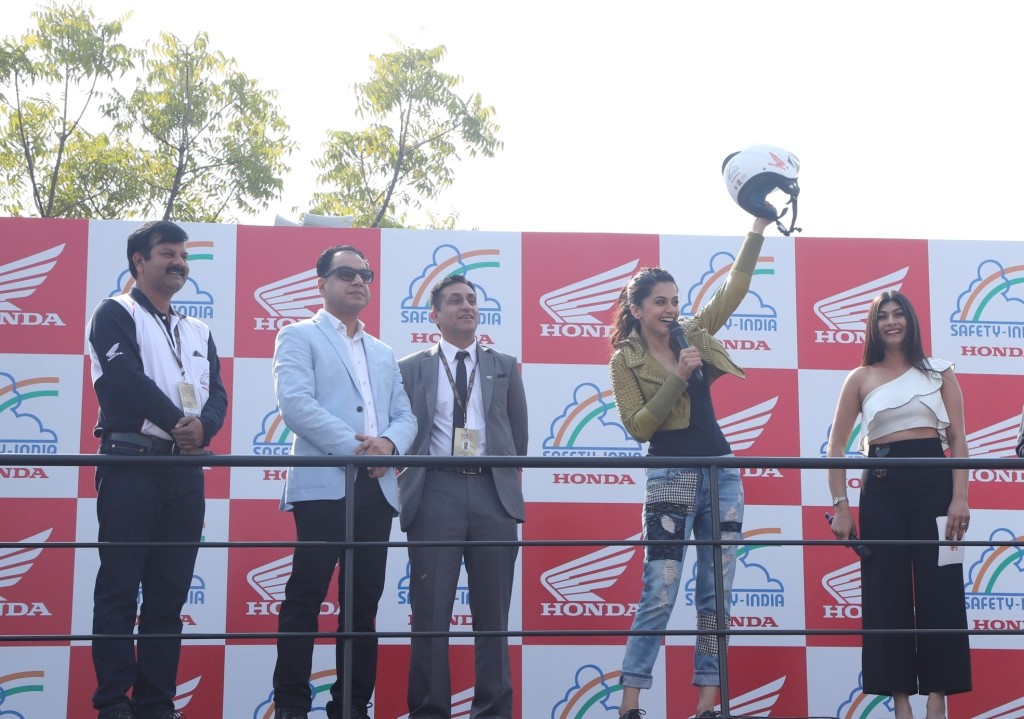 Taapsee Pannu Launches #HelmetOnLifeOn at The Auto Expo 2018