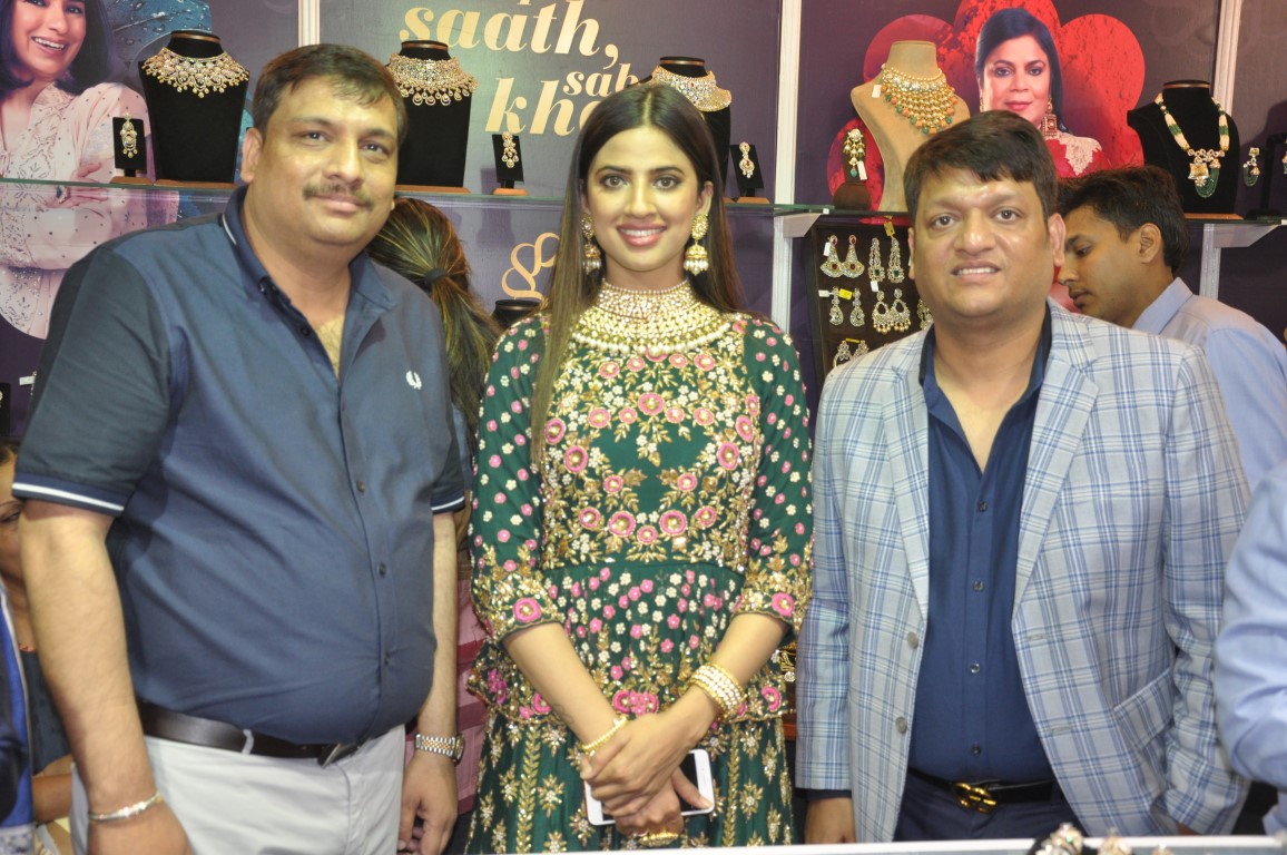 Exhibition cum Unveiling of Unique Jewellery Collections & Designer Wears held