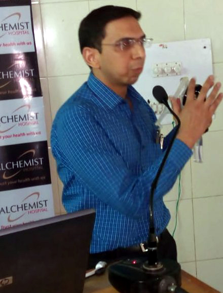 55 senior citizens attend health talk on knee replacement