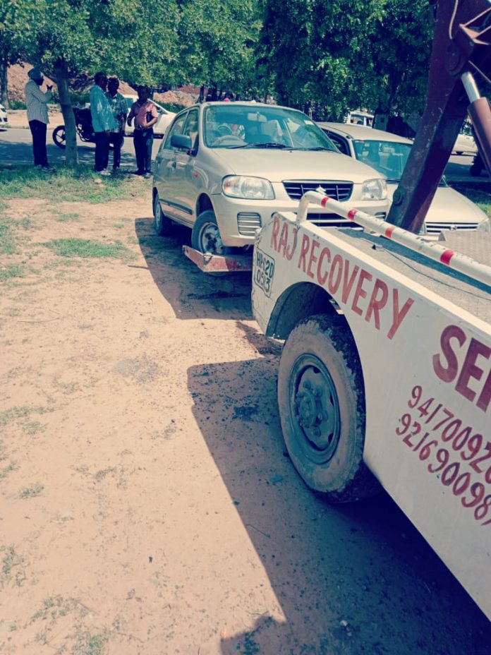 MCC Removed 17 Cars & 20 Motorcycles Illegal Parking