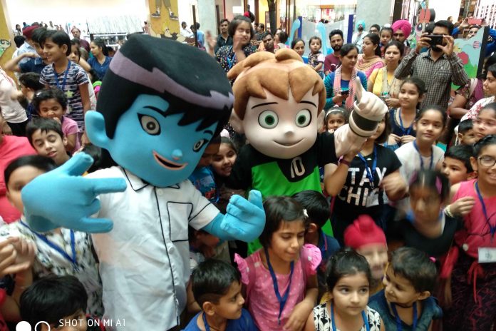 Hundreds of kids turn up date with Kris and Ben 10