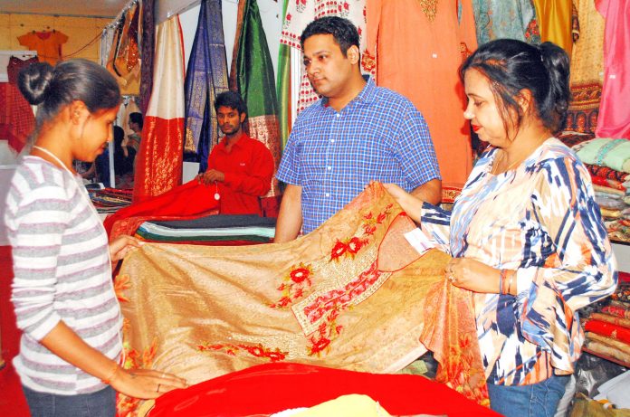 Traditional apparels get a modern twist at Weaves of India
