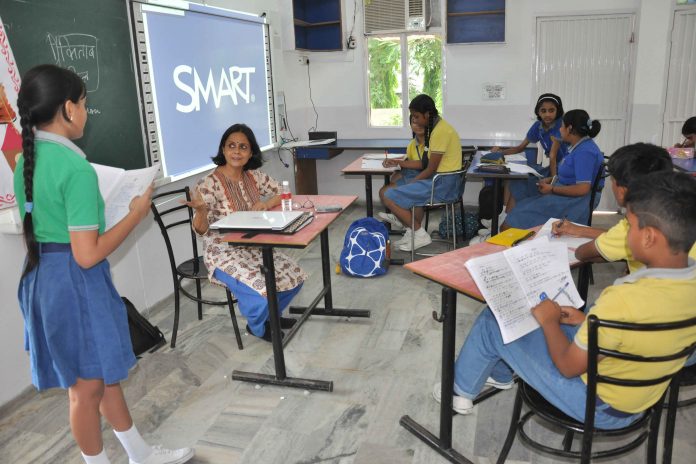 Actress & Writer Loveleen Mishra Holds Workshop For Dikshantites