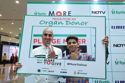 More than 450 people pledge organs at Fortis awareness event on Organ Donation