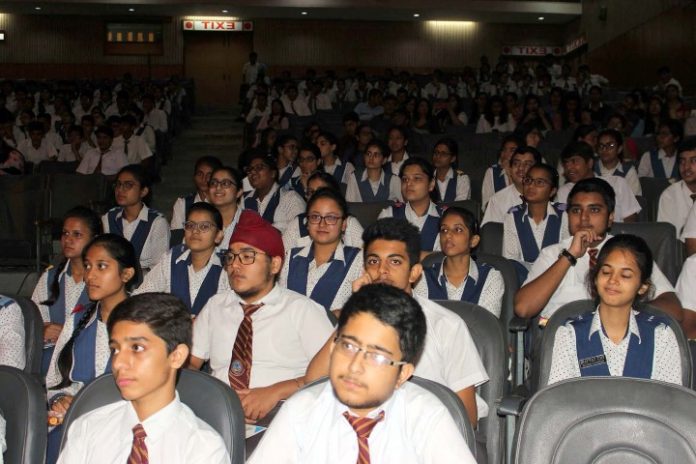 KVM Honors the school Toppers of CBSE Board 2017-18