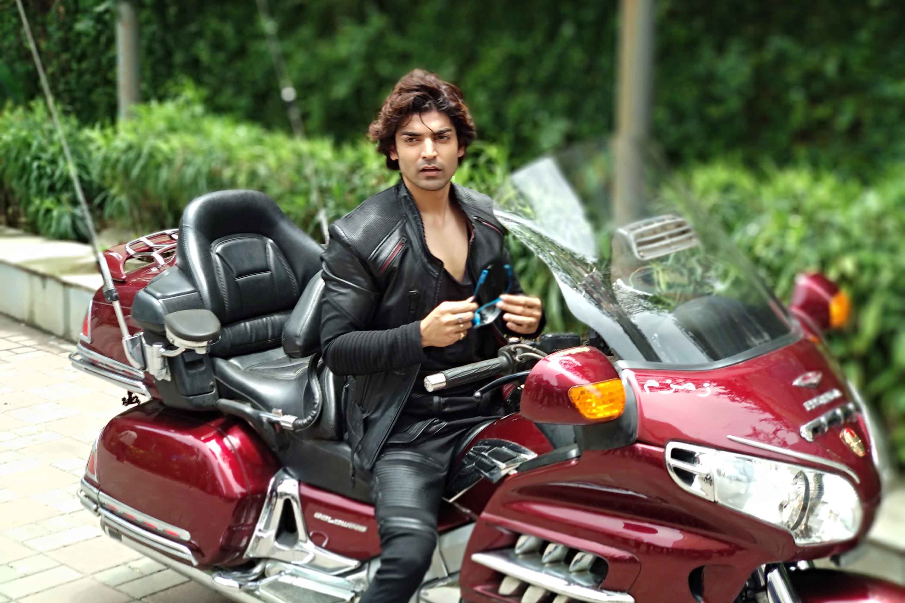 Gurmeet Choudhary in PALTAN!