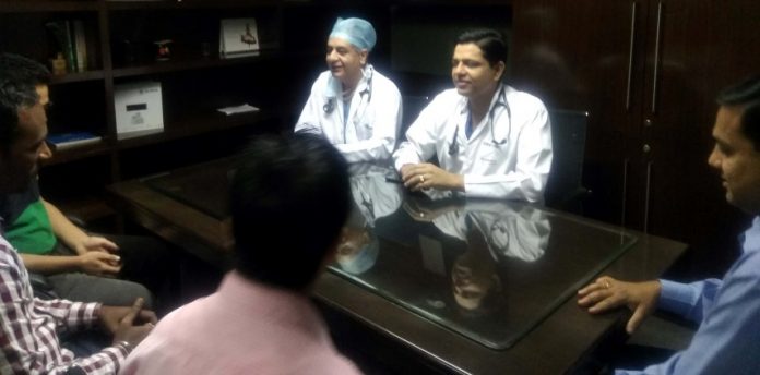 Knowing difference in angina pain & heart attack important; experts