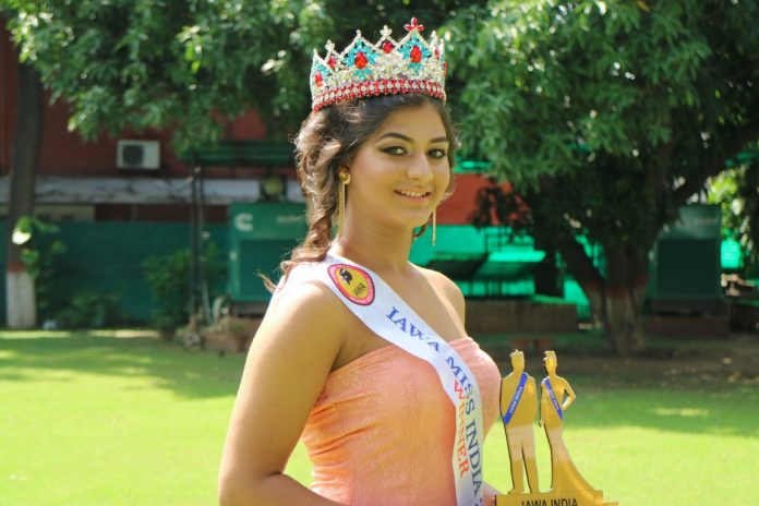 City girl Niharika Narula, crowns IAWA Miss India 2018