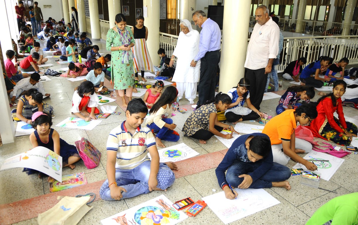 Drawing and painting competition organised at Sant Nirankari Satsang Bhawan : A drawing and painting was organised at Sant Nirankari Satsang Bhawan