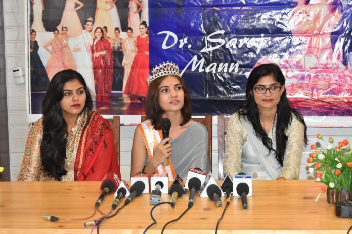 Haut Monde Mrs India Worldwide 2018 won by Haryana Dentist Dr Saroj Mann