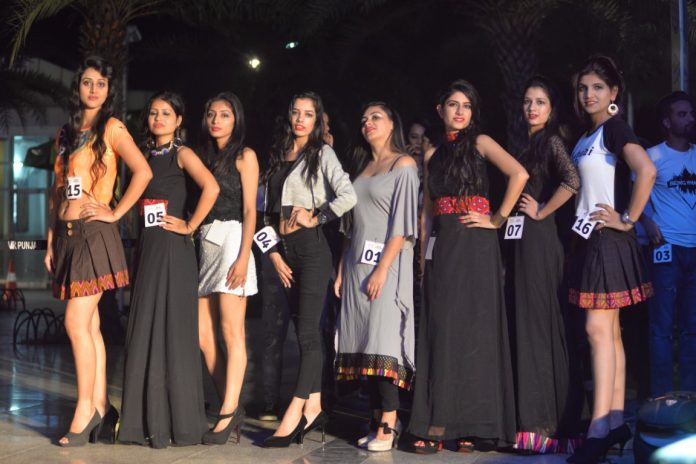 Fashion Show Enthralls visitors on First Anniversary of VR Punjab Mall