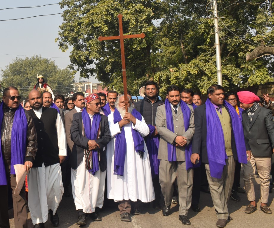 Christian Community takes out Shobha Yatra to mark Christmas