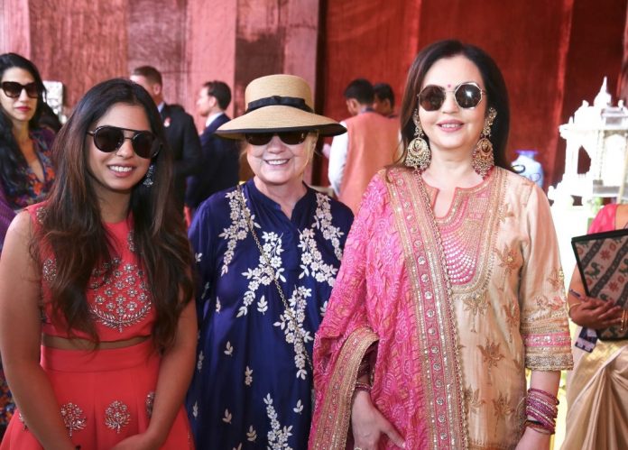 Nita Ambani visits Swadesh Bazaar – supporting 108 traditional Indian Crafts