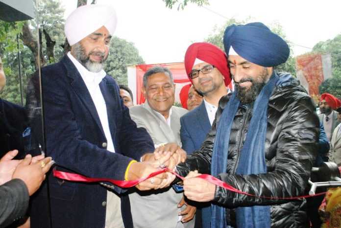 Punjab FM Manpreet Singh Badal inaugurates JAWA Motorcycles Dealership in Chandigarh