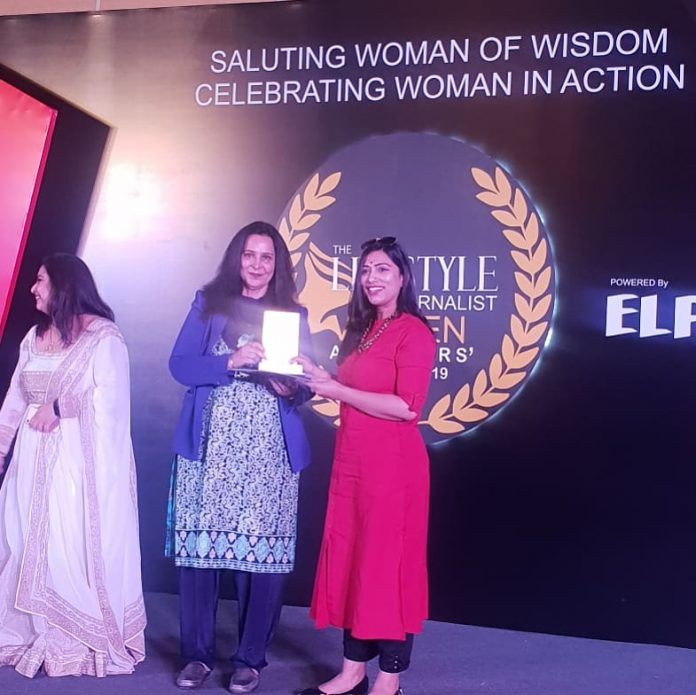 RJ Shatabdi won Excellent Contribution to the field of Radio Journalism Award