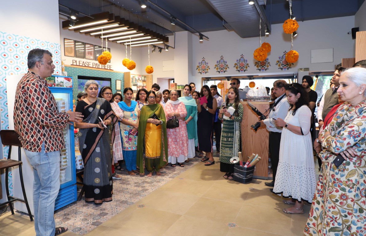 Fabindia launches an experience center in Chandigarh