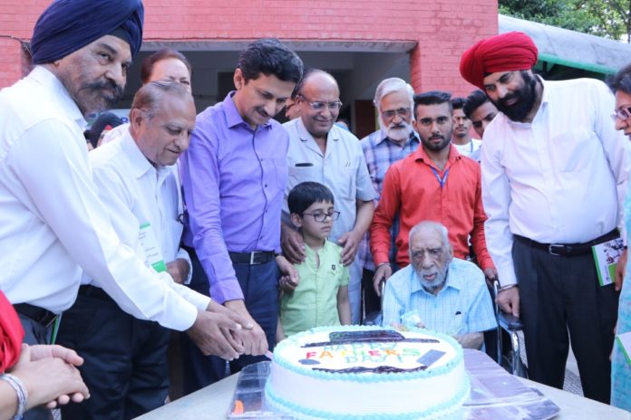 Fathers must be role models for their children: Vivek Atray