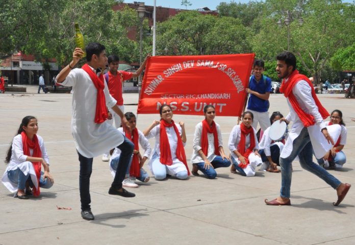 I S Dev Samaj School students stage street play on ‘Water Conservation