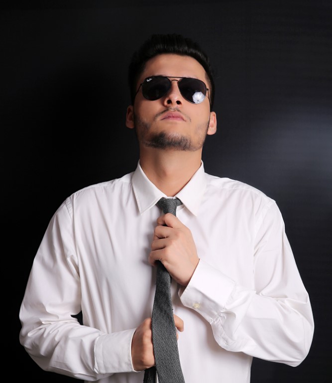 #Sector 7 Social presents Mumbai based artist VDJ Cas