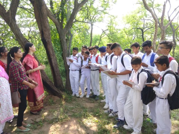 Students visited the Nepali forest, Learnt the importance of wildlife