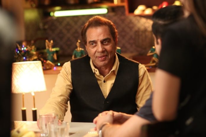 Dharmendra back in his romantic chocolate boy image