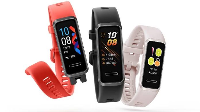 Huawei’s new fitness device, the Huawei Band 4 on Flipkart